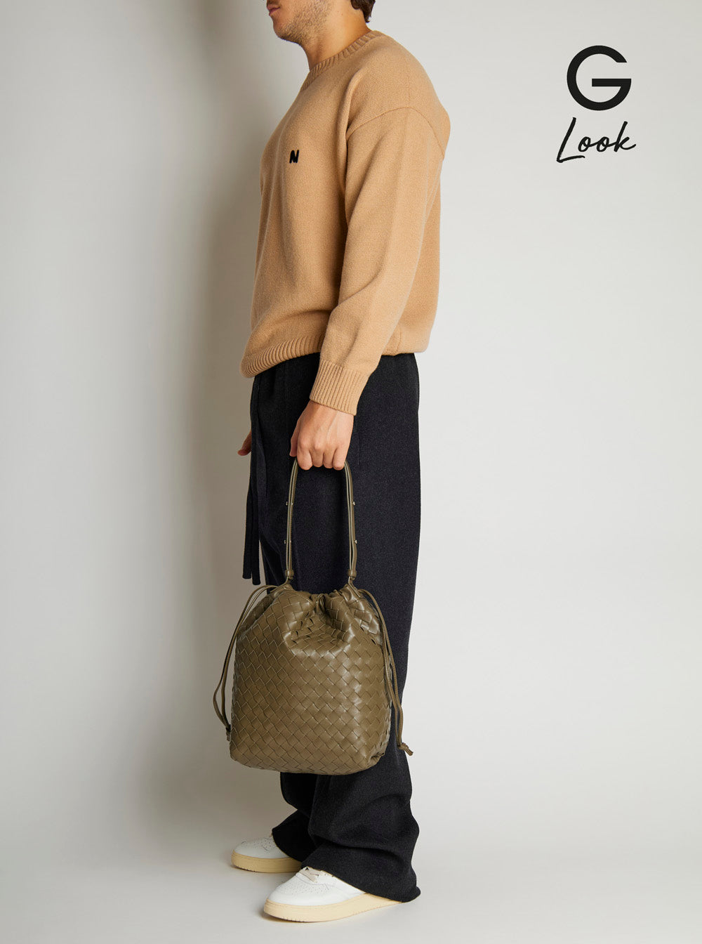 Bottega Veneta Men Green Shoulder Bag With Drawstring Closure And Intrecciato Motif In Leather Man
