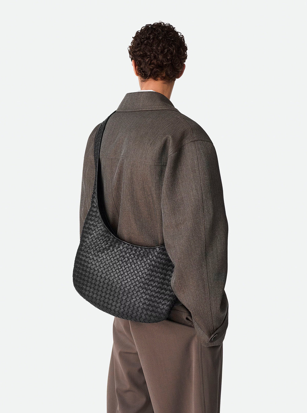 Bottega Veneta Men Black Crossbody Bag With Top Zip Closure And Intrecciato Motif In Leather Man