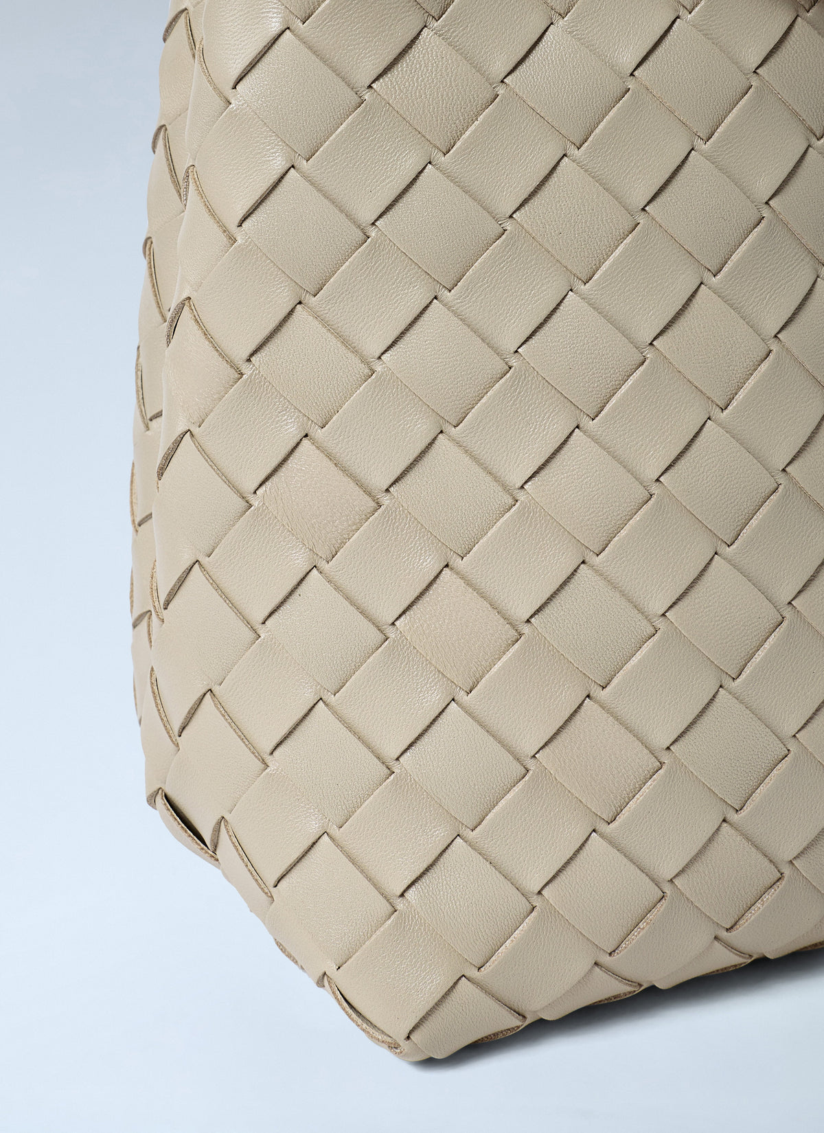 Bottega Veneta Women Medium Andiamo Handbag
